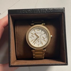 Michael Kors Women’s watch with small diamonds